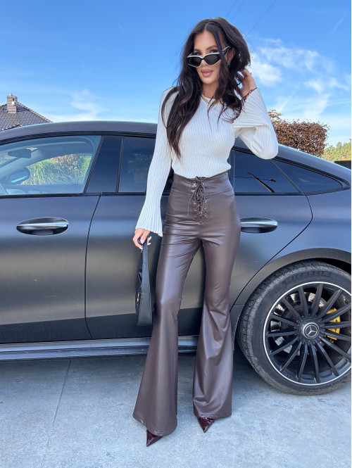 Bluzka prążkowana z poszerzanymi rękawami biała FLAVIA 09 - photo #19