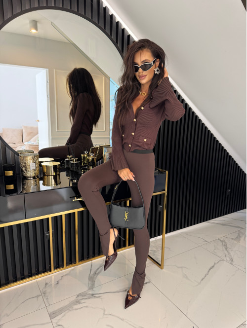 Sweterek z rozszerzanymi rękawami i pozłacanymi guzikami czekoladowa KLARA 09 - photo #20