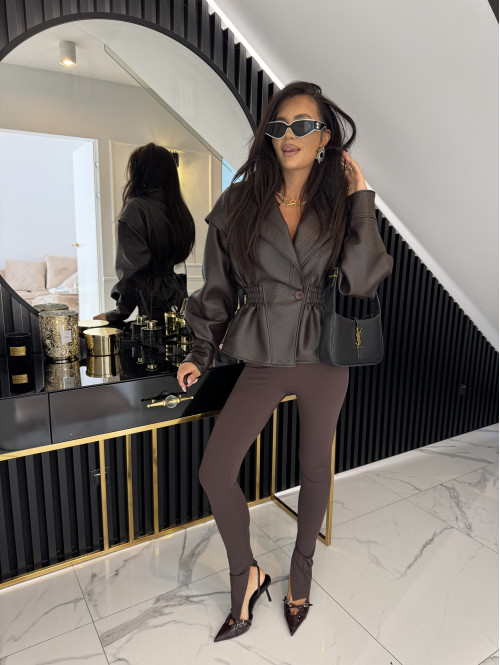 Czekoladowa kurtka z poduszkami na ramionach i gumką w talii EMMA 25 - photo #32