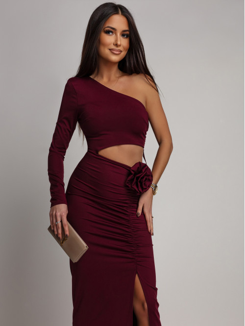 Bordowa sukienka midi jeden rękaw z wycięciem w talii i różą ANTONIA 26 - photo #8