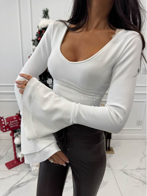 Biała bluzka prążkowana z rozszerzanymi rękawami i różami BELLA 196 - photo #1
