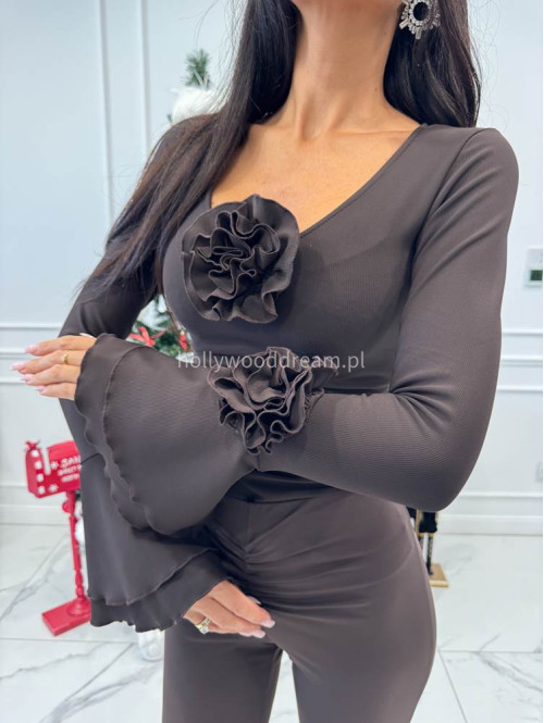 Czekoladowa bluzka prążkowana z rozszerzanymi rękawami i różami BELLA 196 - photo #3