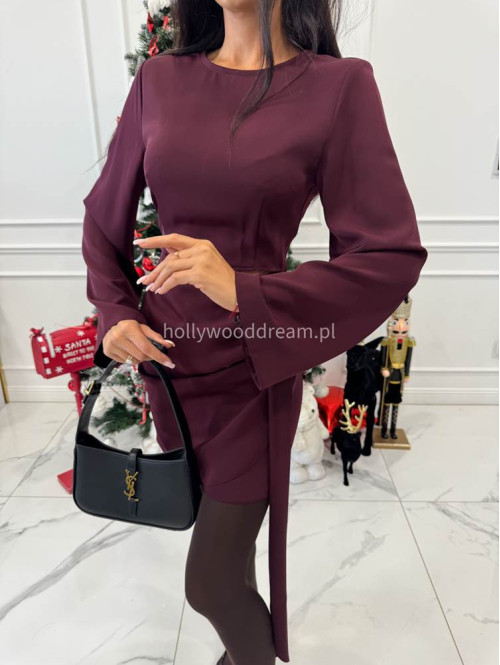 Śliwkowa sukienka mini z wycięciem w talii i szarfą NOIR 196 - photo #1