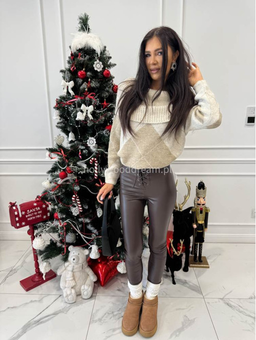 Jasno beżowo beżowy sweter hiszpanka oversize ze wzorem LEO 19 - photo #1