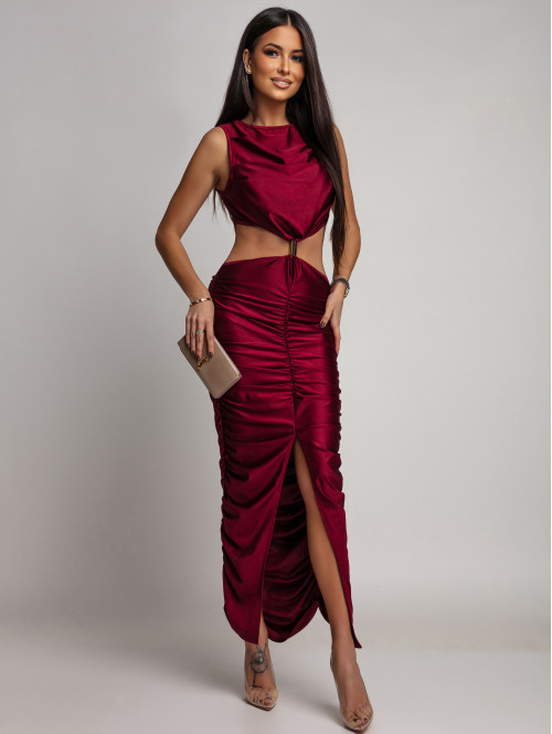 Bordowa sukienka z drapowaniem, wycięciami i biżuteryjnym zdobieniem Betty 26 - photo #10