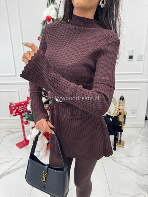 Czekoladowa sukienka mini prążkowana z ażurowym wzorem Paris 09 - photo #10