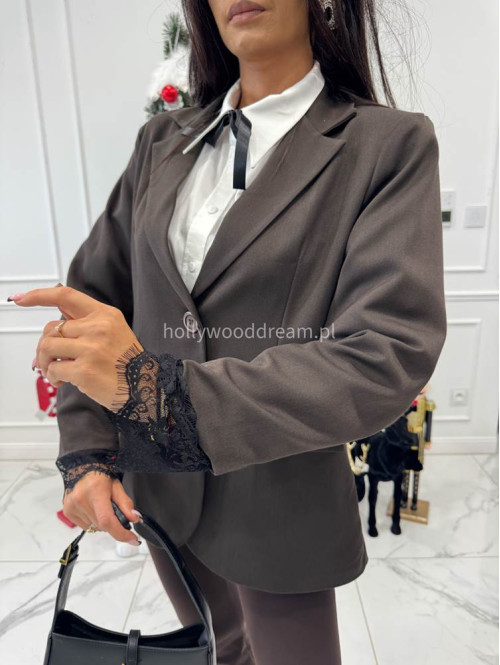 Brązowa marynarka wykończona koronką na rękawie Martines 17 - photo #10