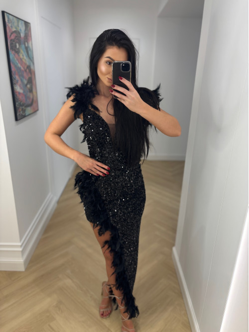 Sukienka cekinowa z piórami czarna WEBINO 01 - photo #36