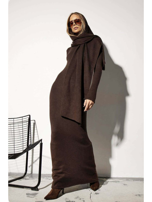 Brązowa sukienka maxi sweterkowa z długim rękawem i wyciętymi plecami + szal MIRABEL 161 - photo #0