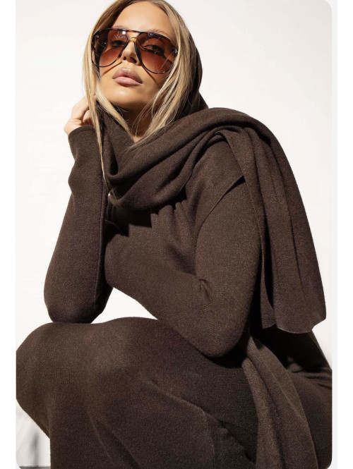Brązowa sukienka maxi sweterkowa z długim rękawem i wyciętymi plecami + szal MIRABEL 161 - photo #1