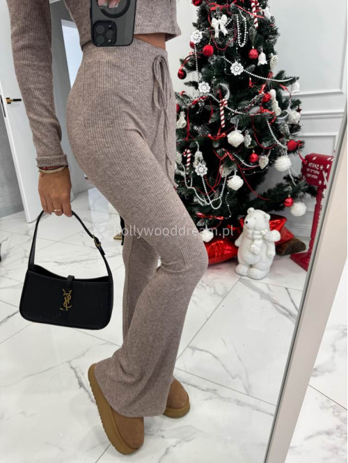 Beżowy komplet sweterkowy bluzka z kapturem + spodnie Berton 173 - photo #13