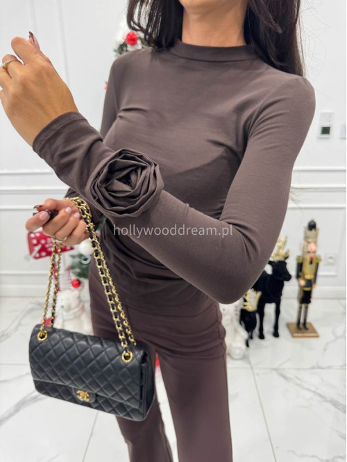 Czekoladowa bluzka bawełniana z różami na rękawie Róża 19 - photo #6