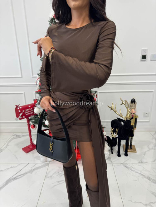 Czekoladowa sukienka mini na długi rękaw z różą i szarfą NAOMI 171 - photo #1