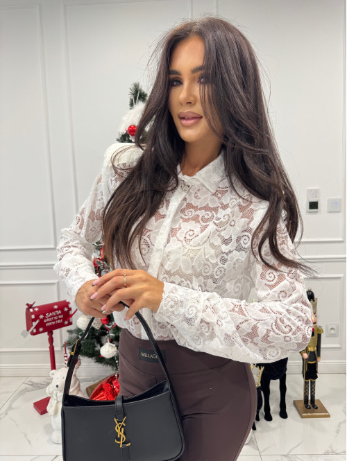 Biała koszula koronkowa z broszką DELICATE 172