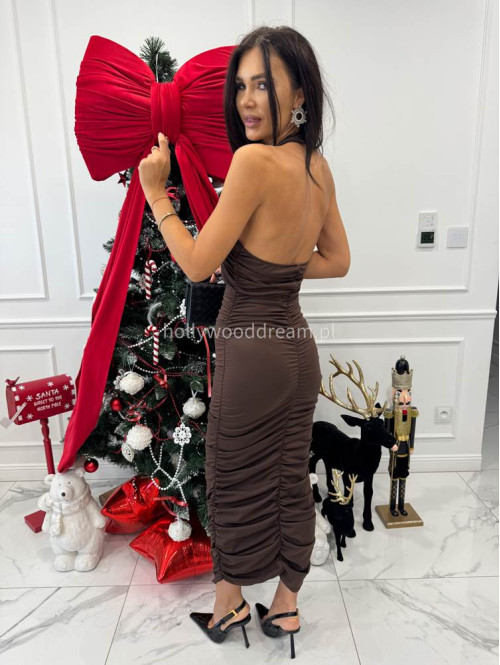 Brązowa sukienka maxi marszczona z dekoltem halter CASTOR 26 - photo #7