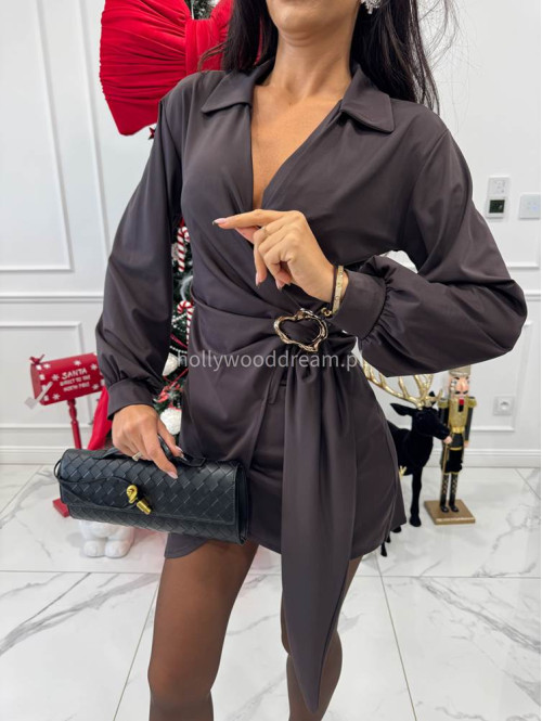 Brązowa sukienka mini kopertowa z kołnierzykiem Avril 26 - photo #6