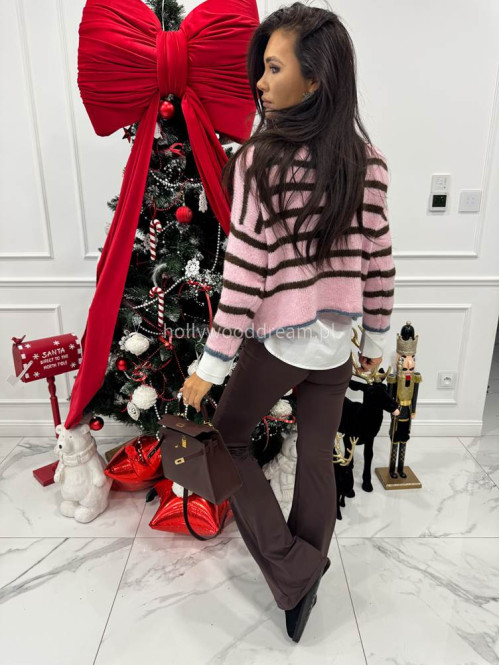 Pudrowo różowy sweter w czekoladowe paski z niebieską lamówką Cortez 06 - photo #7