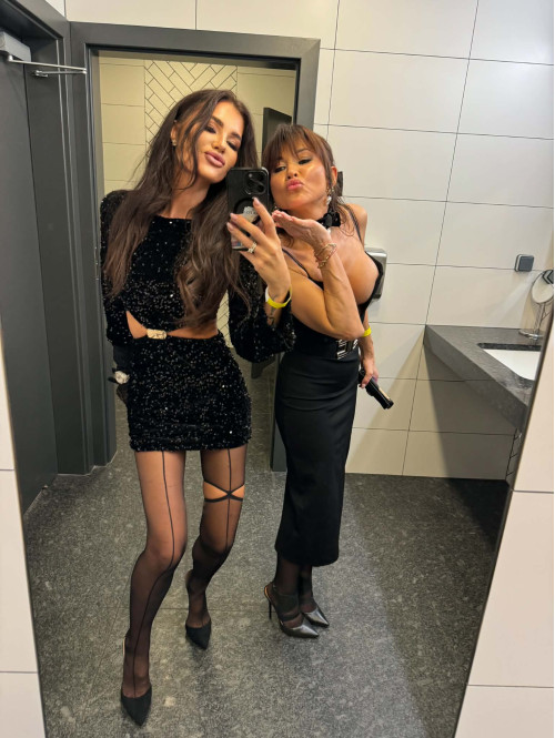 PRE ORDER Czarne rajstopy z wycięciem na nodze SEXY GIRL - photo #33