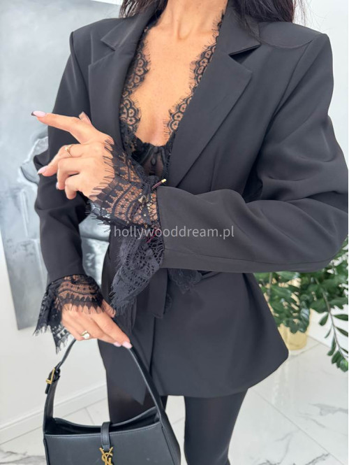 Czarna marynarko-sukienka z koronkowym wykończeniem i paskiem Belly 17 - photo #1
