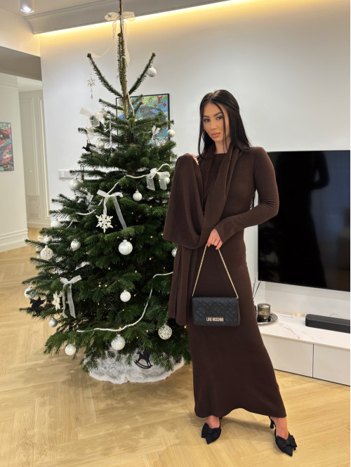 Brązowa sukienka maxi sweterkowa z długim rękawem i wyciętymi plecami + szal MIRABEL 161 - photo #0