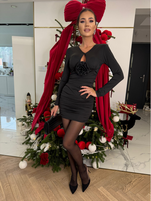 Czarna sukienka mini z różą i wycięciem na dekolcie Joana 26 - photo #16