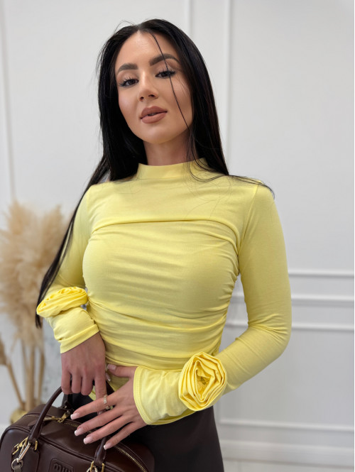 Żółta bluzka bawełniana z różami na rękawie Róża 52