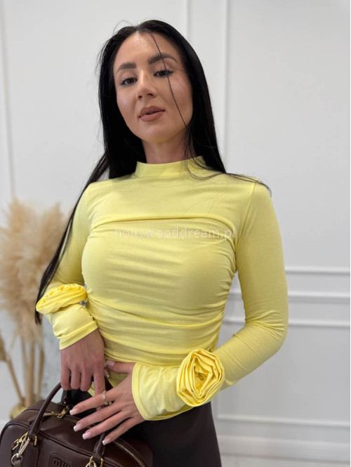 Żółta bluzka bawełniana z różami na rękawie Róża 52 - photo #3