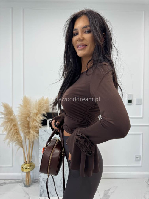 Brązowa bluzka z rękawem dzwonek oraz ozdobnymi różami Candi 19 - photo #3