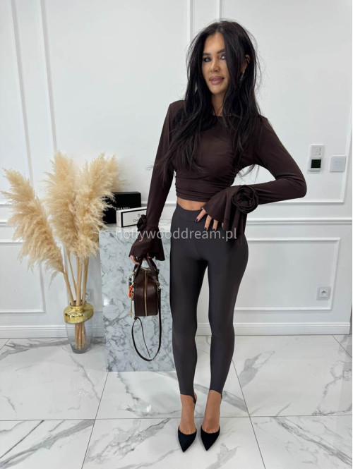 Brązowa bluzka z rękawem dzwonek oraz ozdobnymi różami Candi 19 - photo #4