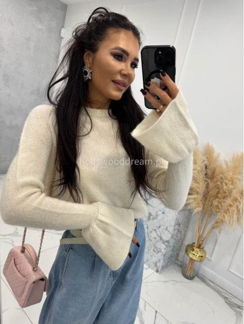 Kremowy sweter z baby alpaką i falbanką na rękawkach Lola 02 - photo #2