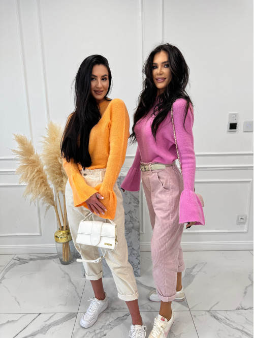 Różowy sweter z baby alpaką i falbanką na rękawkach Lola 02