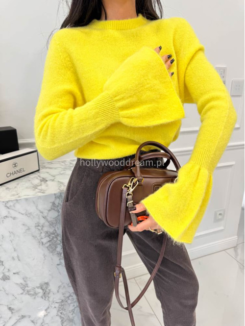Żółty sweter z baby alpaką i falbanką na rękawkach Lola 02