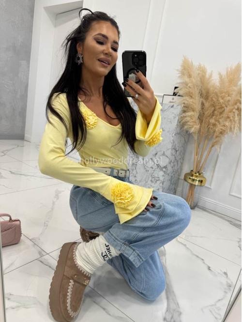 Żółta bawełniana bluzka z rękawem dzwonek i 3-różami Maja 24 - photo #8