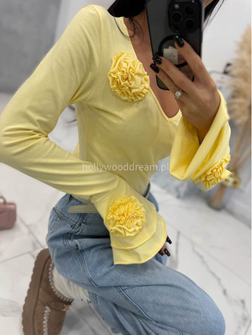 Żółta bawełniana bluzka z rękawem dzwonek i 3-różami Maja 24 - photo #9