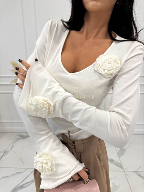 Kremowa bawełniana bluzka z rękawem dzwonek i 3-różami Maja 24 - photo #2