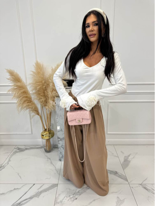 Kremowa bawełniana bluzka z rękawem dzwonek i 3-różami Maja 24 - photo #6