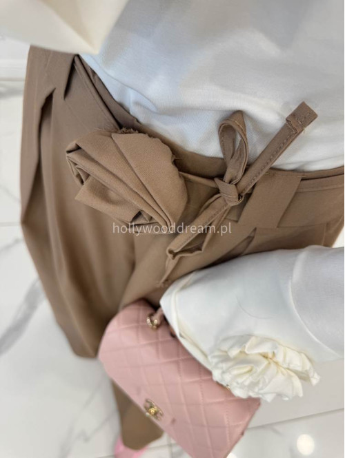 Cappuccino spodnie z szeroką nogawką i paskiem z różą Berenis 24 - photo #5