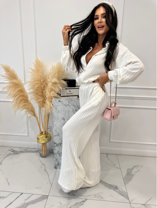 Biały kombinezon o warkoczowym splocie ASPEN 183