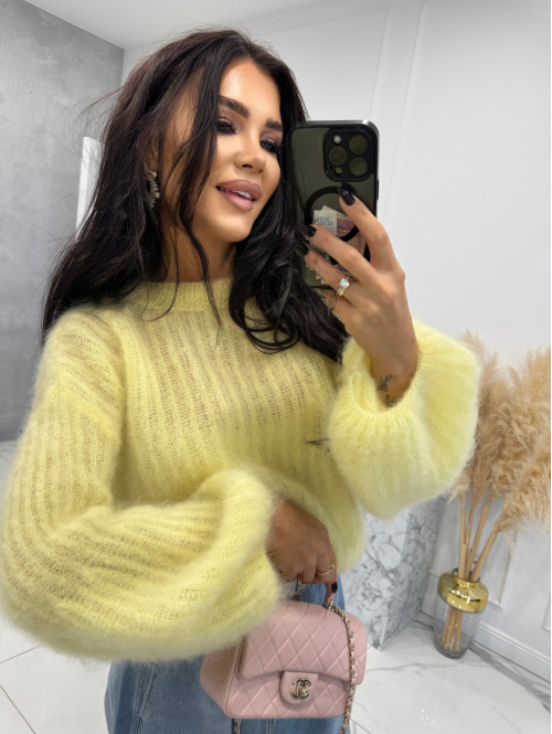 Żółty sweter moherowy z poszerzanymi rękawami WALENCJA 52