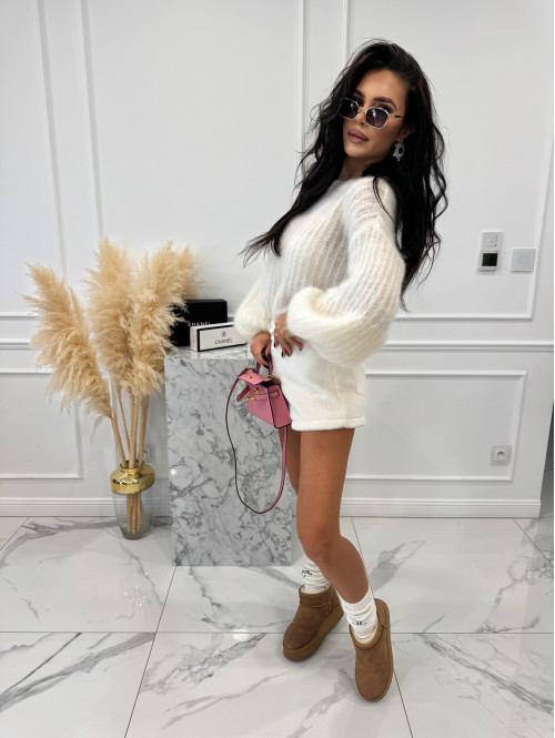 Kremowy sweter moherowy z poszerzanymi rękawami WALENCJA 52