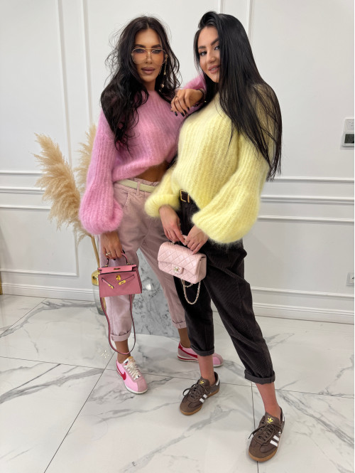 Różowy sweter moherowy z poszerzanymi rękawami WALENCJA 52