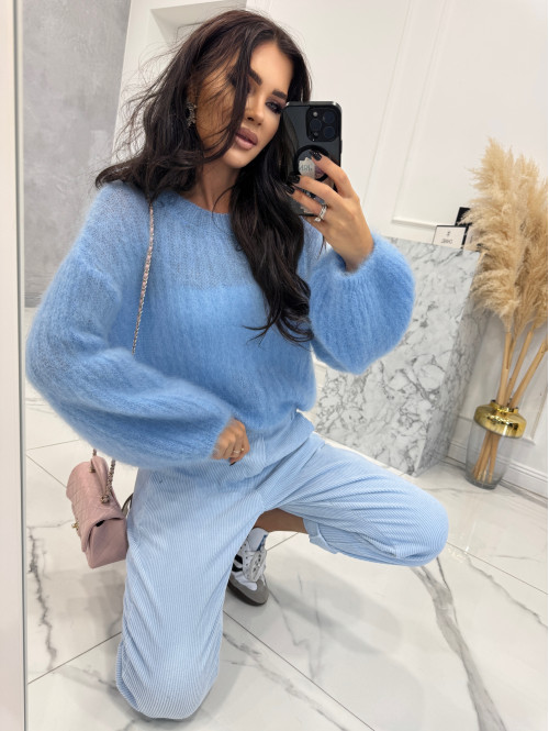 Błękitny sweter moherowy z szerszymi rękawami LEOVELY 52,19