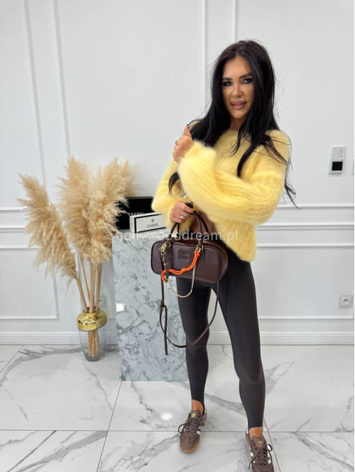 Żółty sweter moherowy z szerszymi rękawami LEOVELY 52,19
