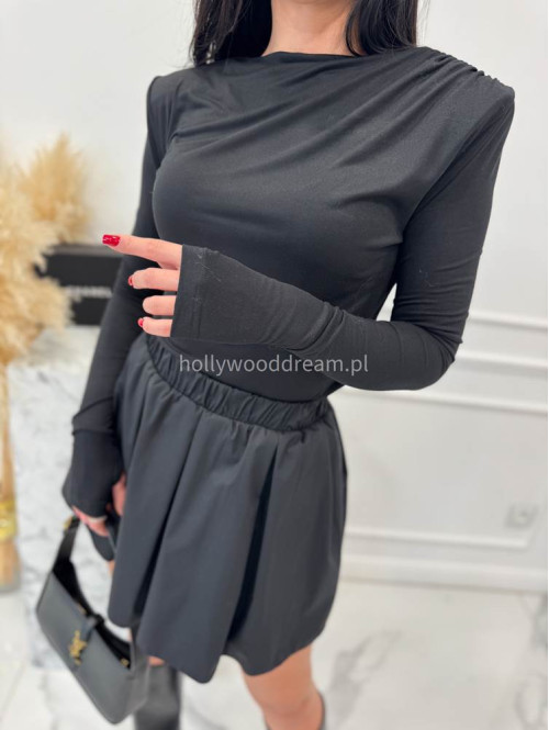 Czarna bluzka z poduszkami na ramionach i dekoltem woda ARIEL 163 - photo #3