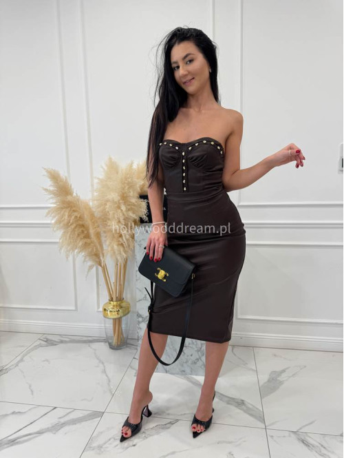 Brązowa sukienka midi z eko skóry z biżuteryjnym zdobieniem GENEVIA 09 - photo #7