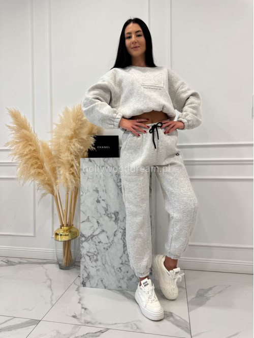 Szary melanż komplet dresowy bluza + spodnie z naszywką korony Werisa 130 - photo #10