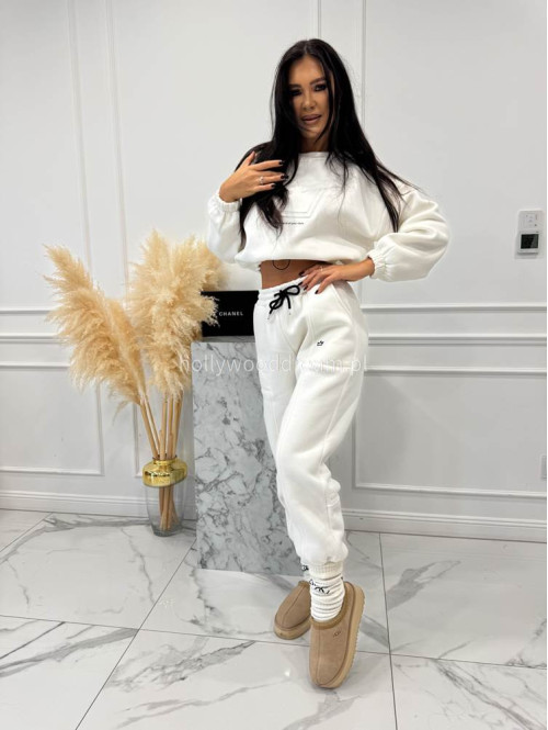 Kremowy komplet dresowy bluza + spodnie z naszywką korony Werisa 130 - photo #4