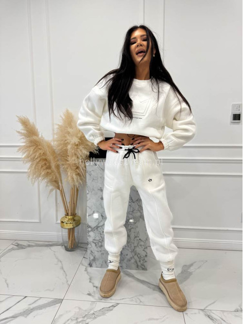 Kremowy komplet dresowy bluza + spodnie z naszywką korony Werisa 130 - photo #3