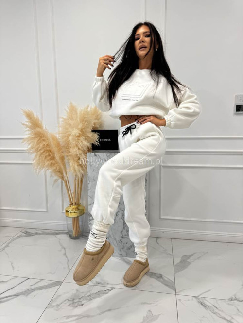 Kremowy komplet dresowy bluza + spodnie z naszywką korony Werisa 130 - photo #5