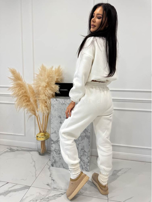 Kremowy komplet dresowy bluza + spodnie z naszywką korony Werisa 130 - photo #6